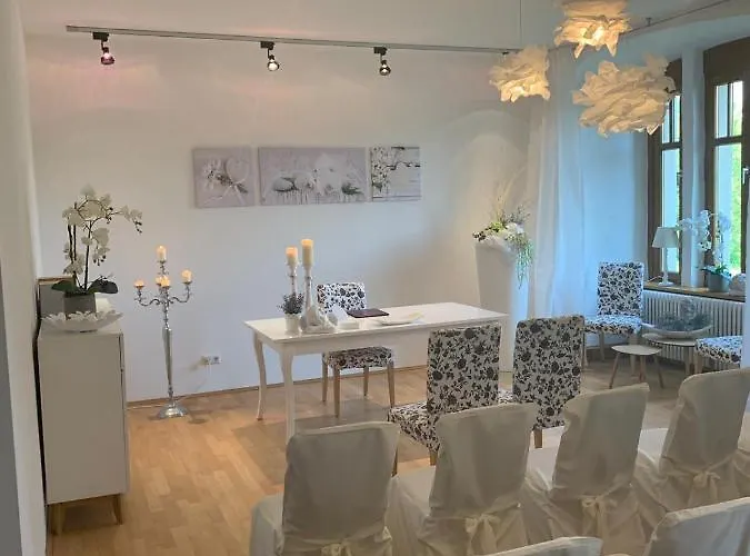 Отель Deckert's An Der Klosterpforte 3*